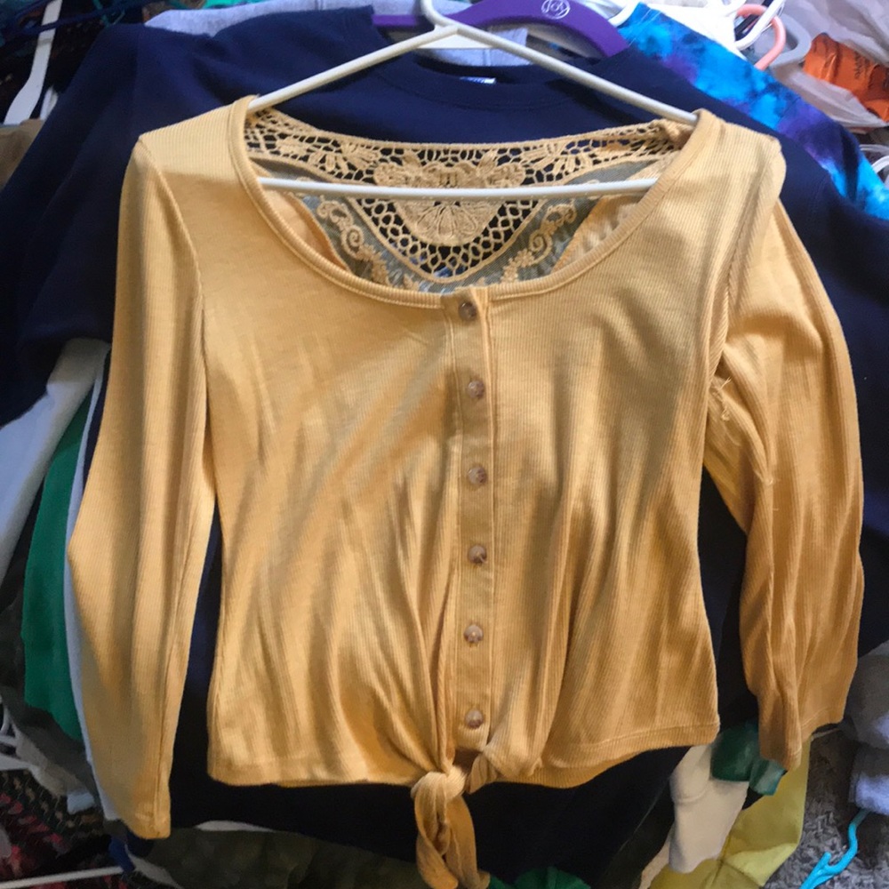 Yellow lace cropped blouse